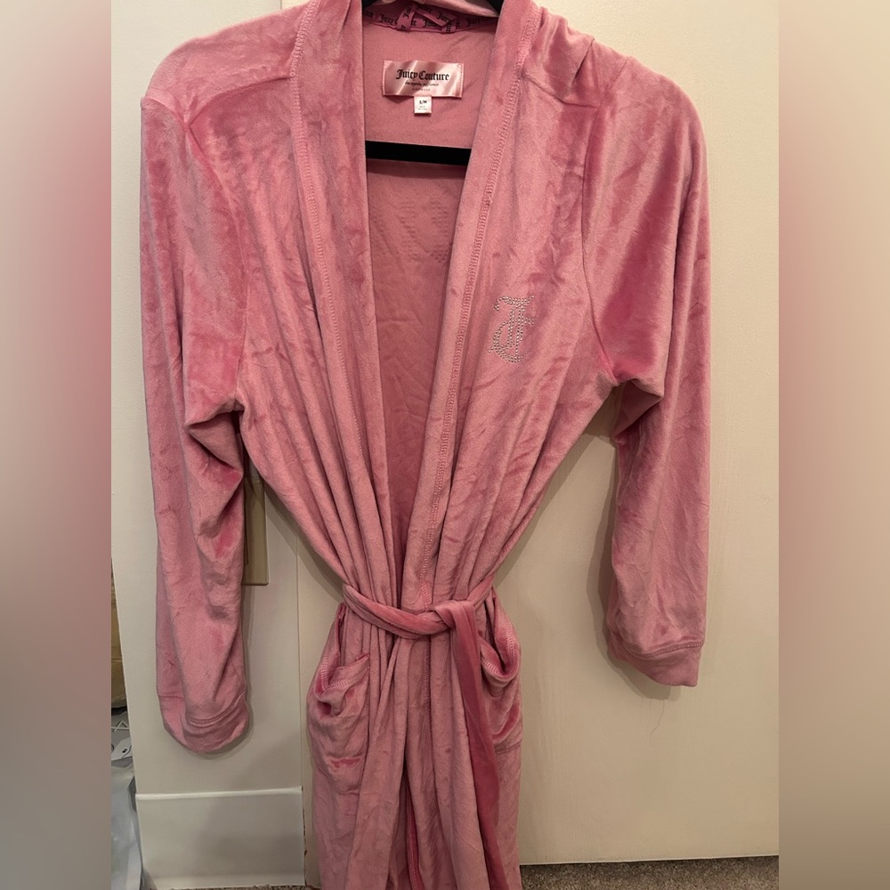Pink Juicy Couture Women’s Velvet & Rhinestone Robe In Pink-Size S/M NWOT🩷